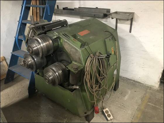 Roundo section bending machine